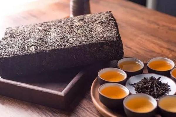 T&eacute; oscuro